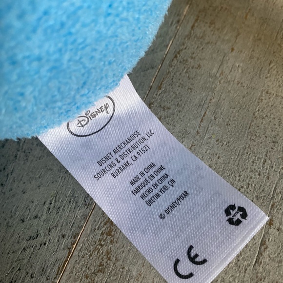 Disney Tsum Tsum Finding Nemo Bruce Shark 13” - Picture 4 of 6